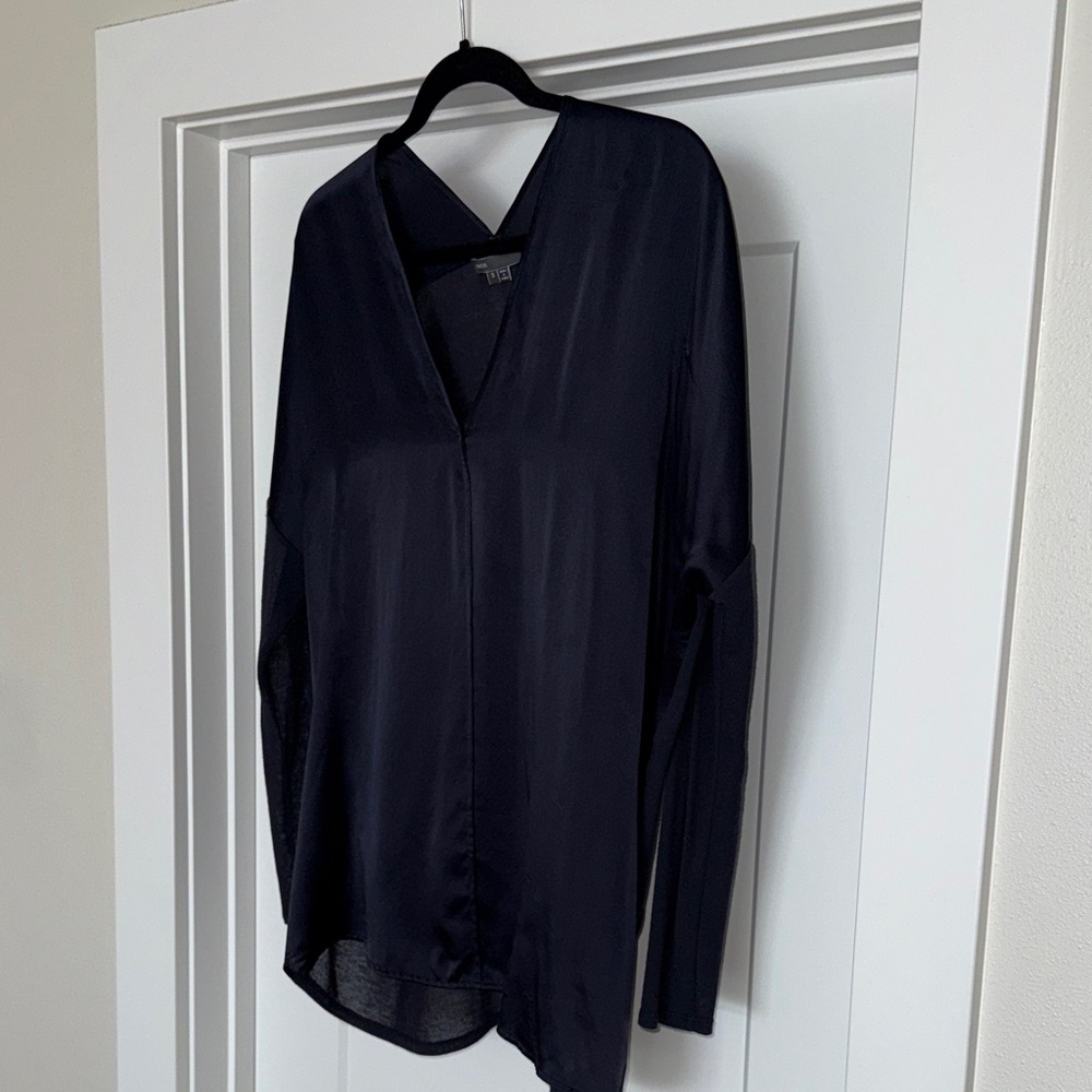 Vince Navy Blue 💯Silk front / blended fabric sleeves and back